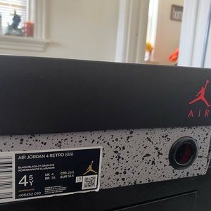 Air Jordan 4 retro (black cat)